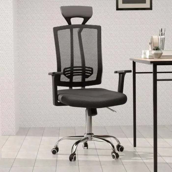 Mesh and PU leather office chairs compared for a UAE workspace